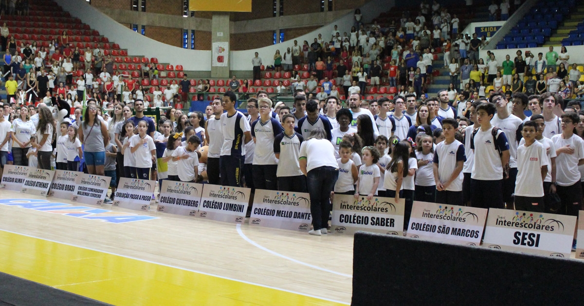 Abertura dos Jogos Interescolares reúne 3.000 pessoas no Ginásio Municipal