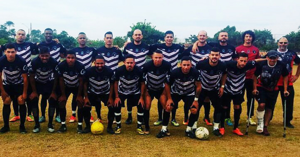 Três clubes garantem classificação matemática na Primeira Divisão