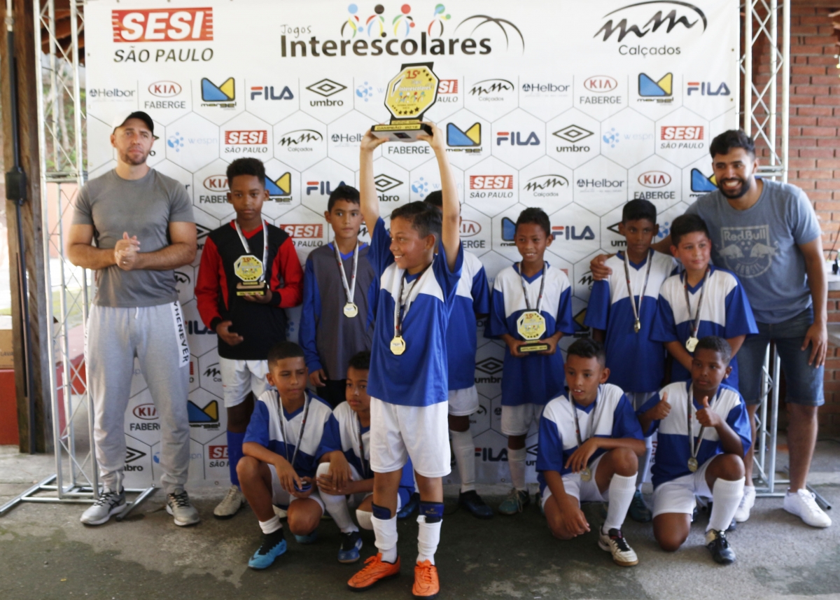 Ruth Cardoso e Alma Mater: campeãs do society no 15º Jogos Interescolares MM Caçados